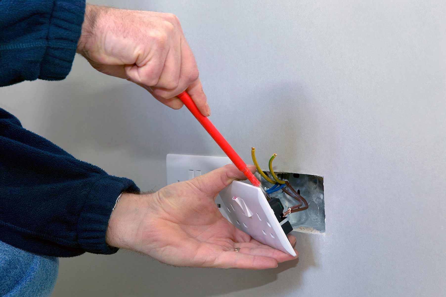 Our electricians can install plug sockets for domestic and commercial proeprties in Featherstone and the local area. 